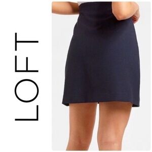 NEW LOFT | Short Pencil Skirt in Navy Blue - Size 2 - New Without Tags​​